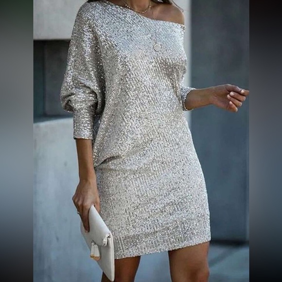 Luxe asymmetrical neck party dress - Picture 2 of 8